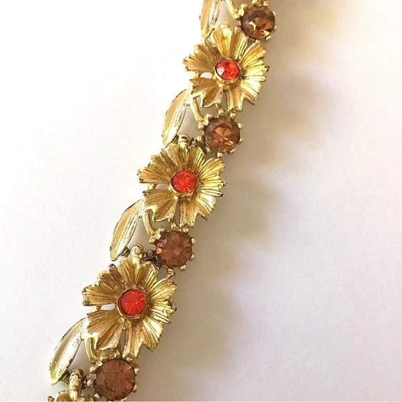 VTG 🌼 Golden Curated Trio jewelry set - Picture 8 of 16